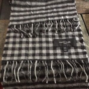 Porter & Ash 100% Marino wool Scarf